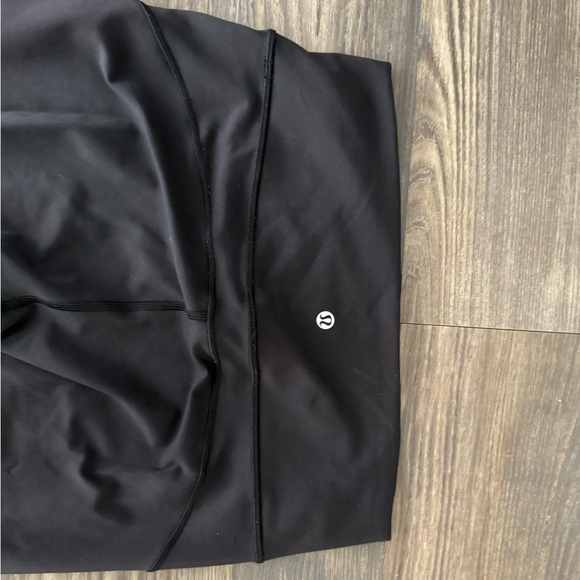 Lululemon in movement tight Size 10. Excell used cond worn a handful of times - Picture 5 of 8